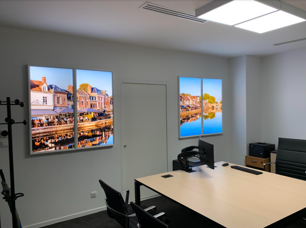 Comment améliorer un espace clos? Fenêtres lumineuses ou plafonds lumineux? 3 Fenêtre trompe-l'œil imprimée pour créer une ouverture réaliste sur l’extérieur